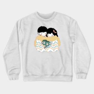 Cute “Cuddling Couple with Tea“ Design | Kawaii Handmade Illustration | By Atelier Serakara Crewneck Sweatshirt